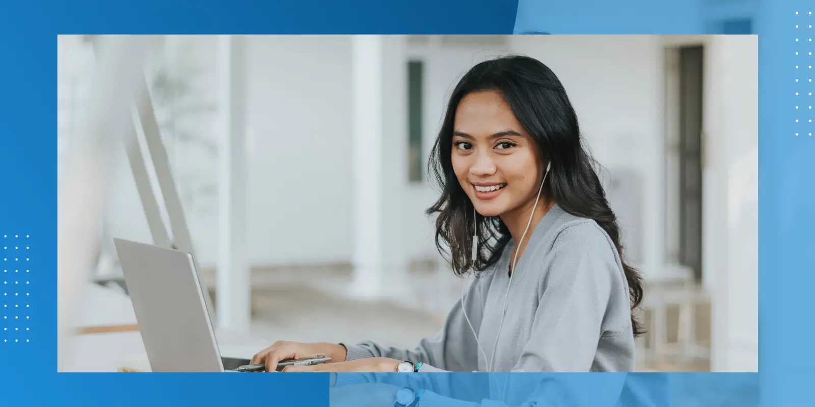 Image of a woman working in customer service outsourcing