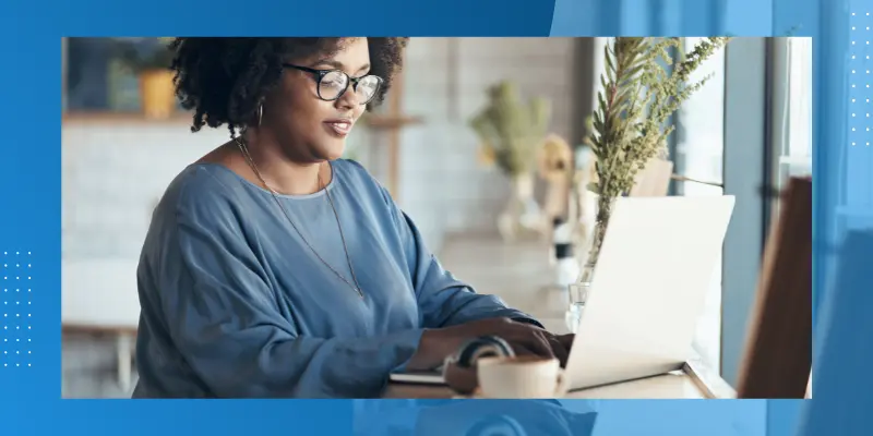 virtual assistant for email management working on laptop